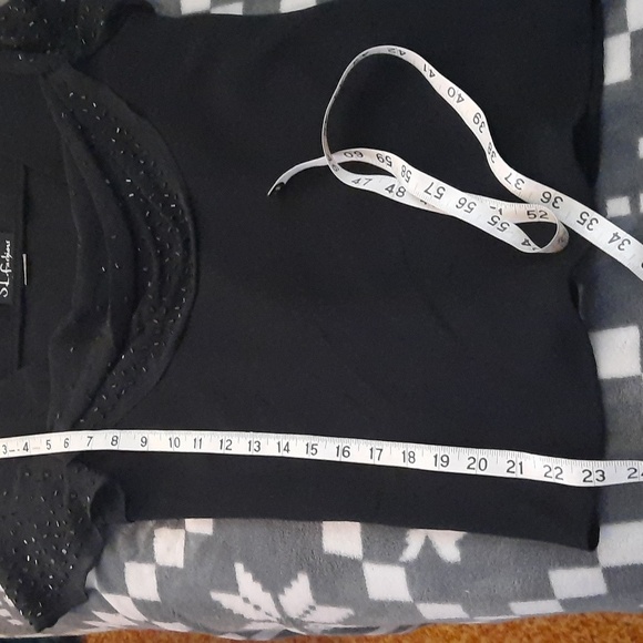 S. L. Fashions Petite Jeweled Black Cap Sleeve Top Size 8P - Picture 7 of 7